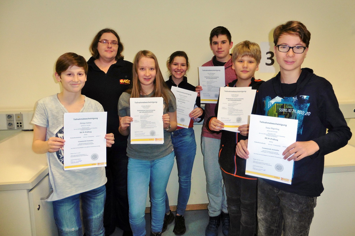 ASB schult 37 Schüler aus Bückeburg in der Ersten Hilfe